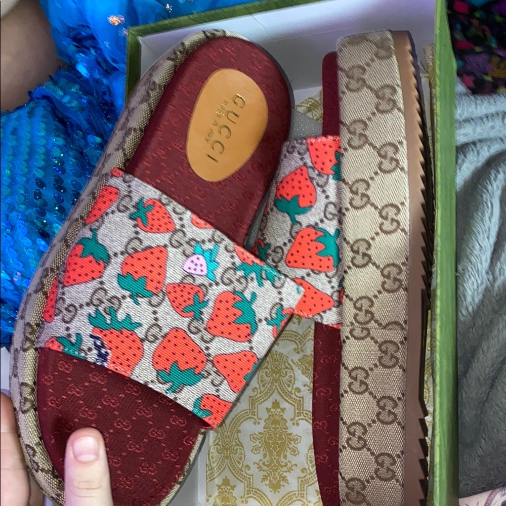 Gucci Strawberry Print Slides